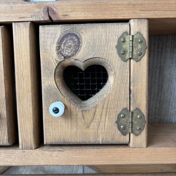 Vtg Wood Heart Door Wall Knick Knack Curio Trinket Shelf Knobs Cottage Farmhouse - Picture 4 of 12